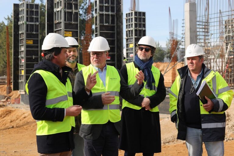 Visita acompanha obras na Unidade de Saúde Familiar da Bela Vista