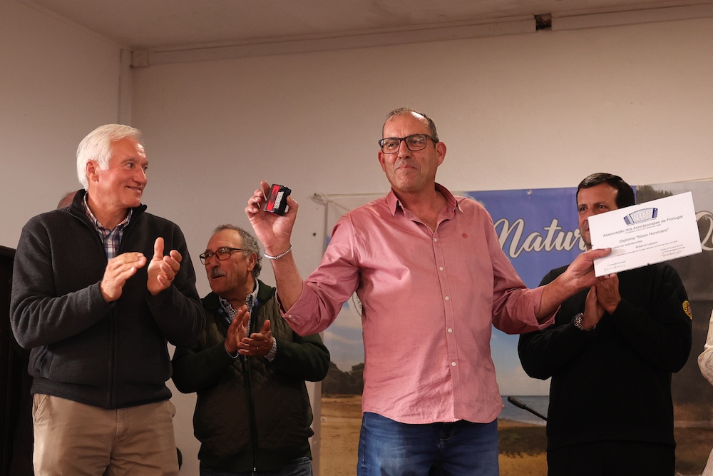 VII Gala de Acordeão e II Gala Internacional, nas Pontes - Presidente da Junta de Freguesia de Gâmbia-Pontes-Alto da Guerra, Luís Custódio, e António Lázaro, o homenageado