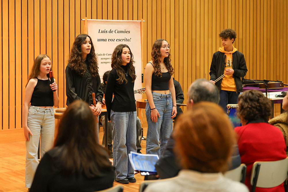 A Escola Secundária D. João II recebeu um conjunto de atividades do programa "Um Dia para Camões em Setúbal"