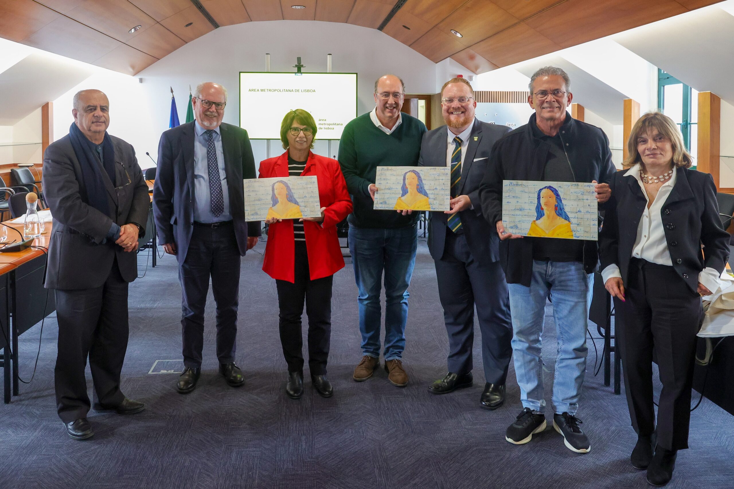 Delegação do Estado brasileiro do Rio Grande do Norte visita AML - Presidente da Câmara, André Martins, primeiro secretário da AML, Carlos Humberto de Carvalho, subsecretária de Estado do Turismo do Rio Grande do Norte, Solange Araújo, secretário de Estado do Desenvolvimento Económico, Hugo Fonseca, deputado da Assembleia Legislativa Hermano Morais, vice-presidente da Câmara de Sesimbra, Felícia da Costa, e representante da Câmara de Palmela