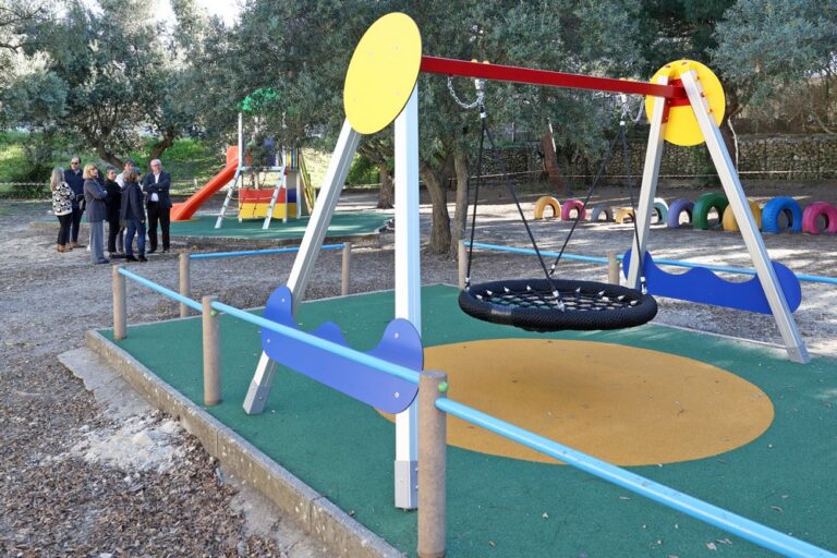Inauguração do novo parque infantil da Escola Básica e Jardim de Infância da Azeda