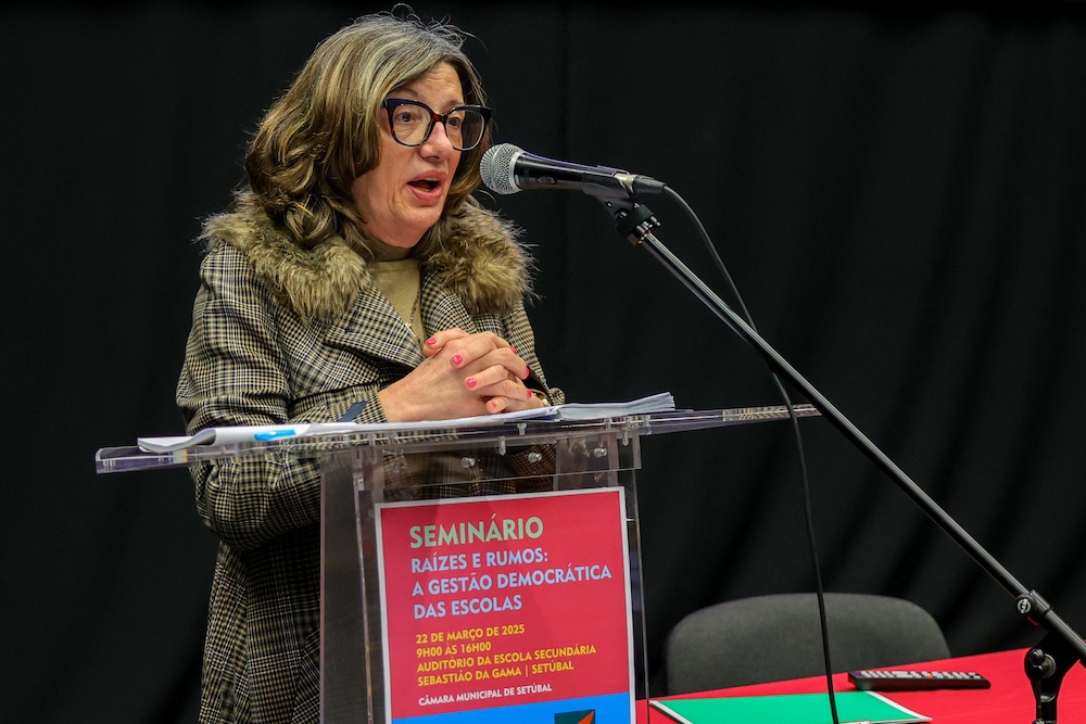 Seminário “Raízes e Rumos – A Gestão Democrática das Escolas” - Diretora do Agrupamento de Escolas Sebastião da Gama, Fernanda Oliveira
