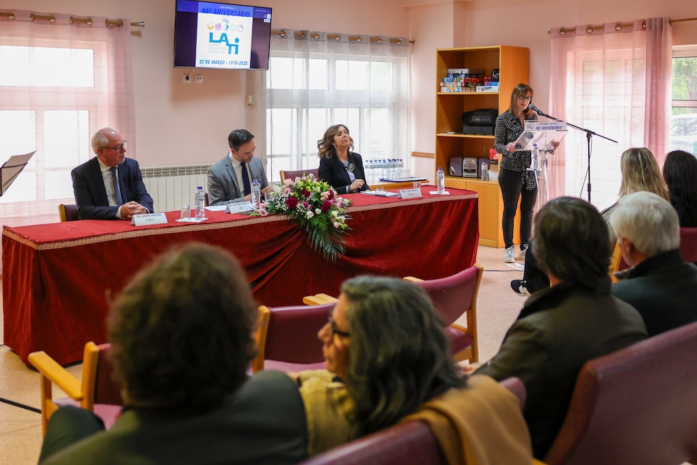46.º aniversário da LATI - Presidentes da Câmara, André Martins, e da instituição, Sertório Herrera de Oliveira, e diretora do Centro Distrital de Segurança Social, Luísa Malhó