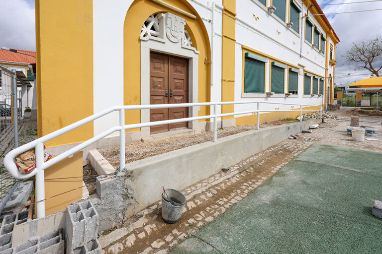 Projeto Acessibilidades 360º Edifícios na EB de Vila Nogueira de Azeitão