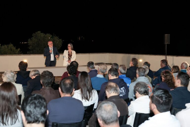 União das Freguesias de Setúbal assinou acordos de parceria da com 79 associações dos setores social, cultural e desportivo - Presidentes da Câmara, André Martins, e da União das Freguesias, Fátima Silveirinha