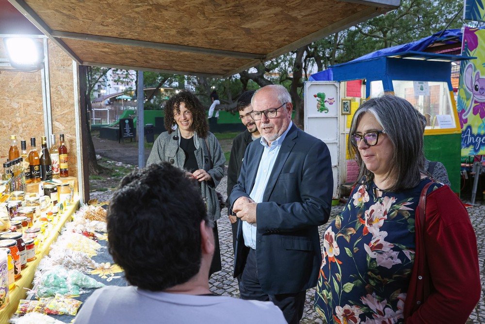 Feira dos Produtos Regionais de Portugal e do Mundo 2025 - Presidentes da Câmara , André Martins, e da União das Freguesias de Setúbal, Fátima Silveirinha, e vereadora Rita Carvalho