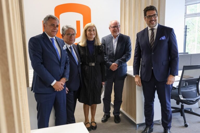 Inauguração do Conceito HUB Setúbal – Presidentes da Câmara, André Martins, da Conceito, Victor José. e da aicep Global Parques, Isabel Caldeira Cardoso