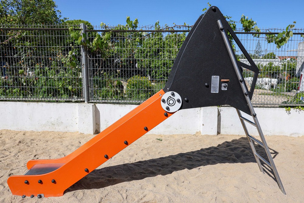 Abertura de novos parques infantis em quatro escolas do 1.º Ciclo do Ensino Básico de Azeitão - EB de Brejos de Clérigo