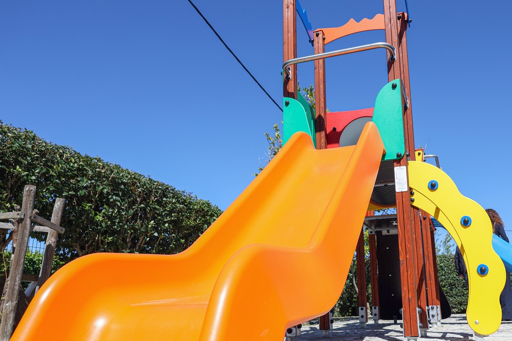 Abertura de novos parques infantis em quatro escolas do 1.º Ciclo do Ensino Básico de Azeitão - EB de Vila Fresca de Azeitão