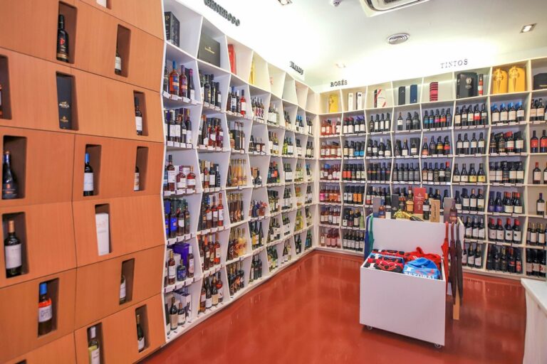 Loja de Vinhos da Casa da Baía