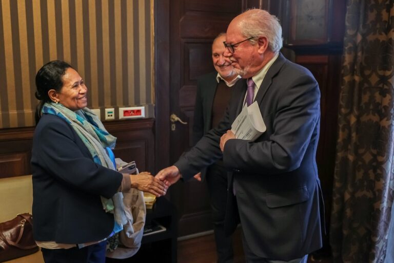 A embaixadora e a cônsul honorária da República Democrática de Timor-Leste em Portugal, Isabel Guterres e Ana Nunes Caetano, foram recebidas nos Paços do Concelho, onde apresentaram cumprimentos ao presidente da Câmara, André Martins