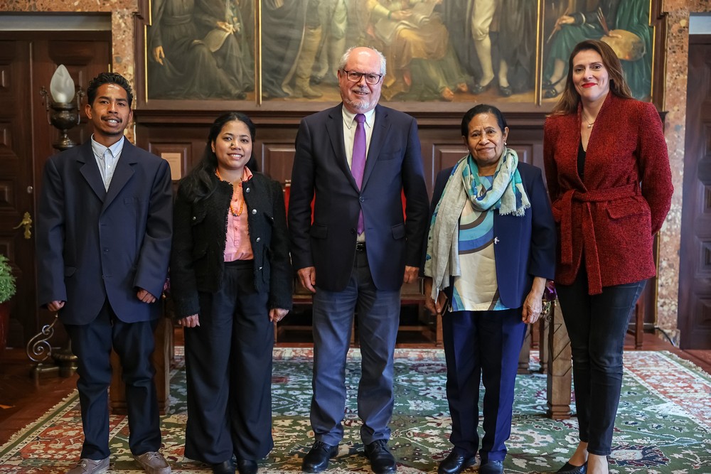 A embaixadora e a cônsul honorária da República Democrática de Timor-Leste em Portugal, Isabel Guterres e Ana Nunes Caetano, foram recebidas nos Paços do Concelho, onde apresentaram cumprimentos ao presidente da Câmara, André Martins