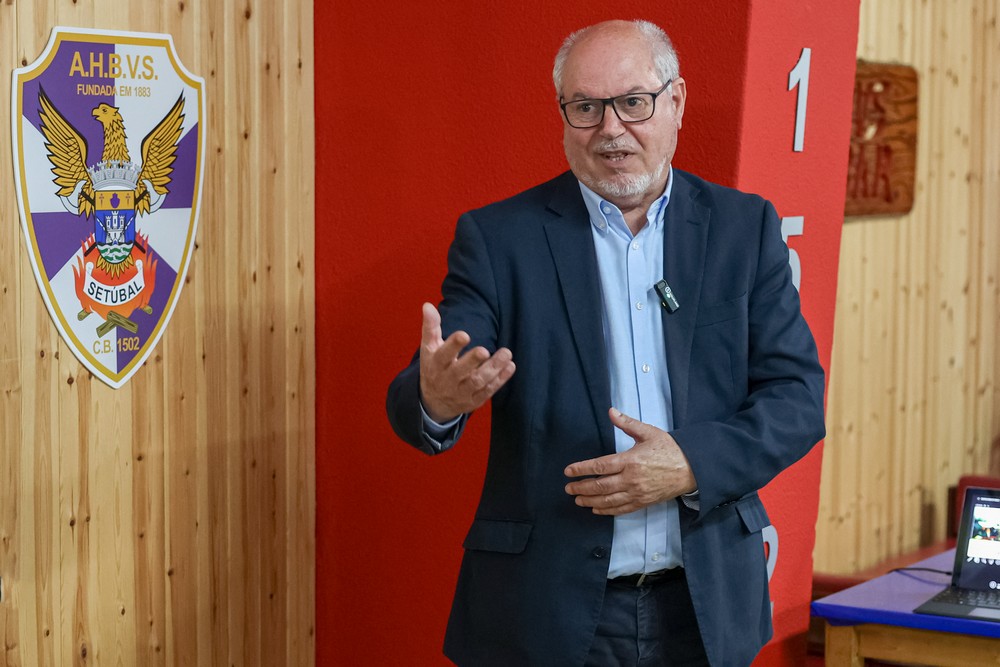 Receção das quatro corporações de bombeiros voluntários participantes no exercício "Setúbal On Fire" - Presidente da Câmara, André Martins