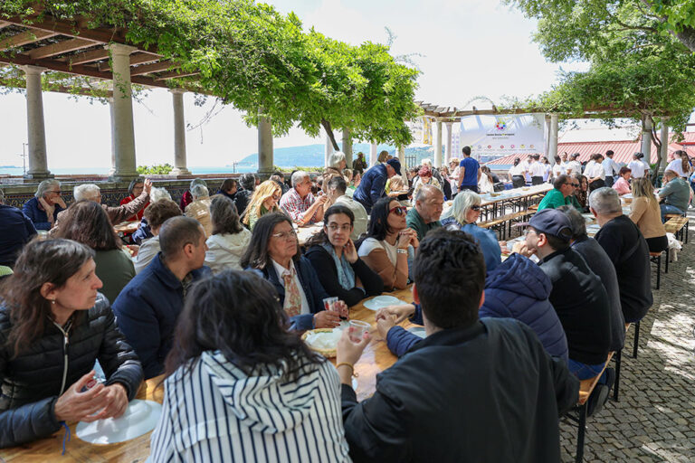 Almoço coletivo | 19.º aniversário do Centro Comunitário de São Sebastião
