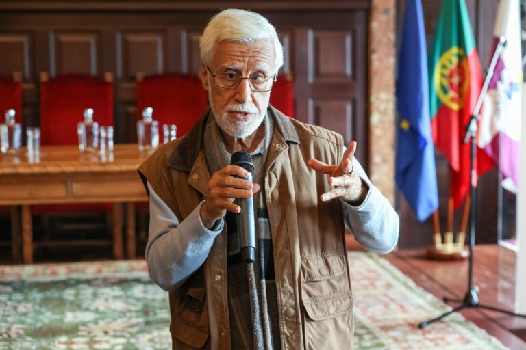 Professor e pedagogo José Pacheco deu conferência em Setúbal