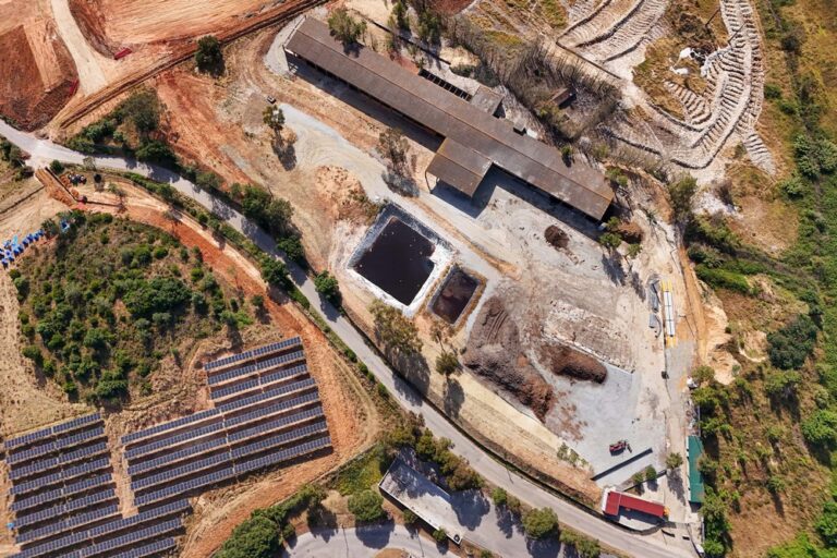 Terreno em Poçoilos onde tem havido a descarga irregular de efluentes