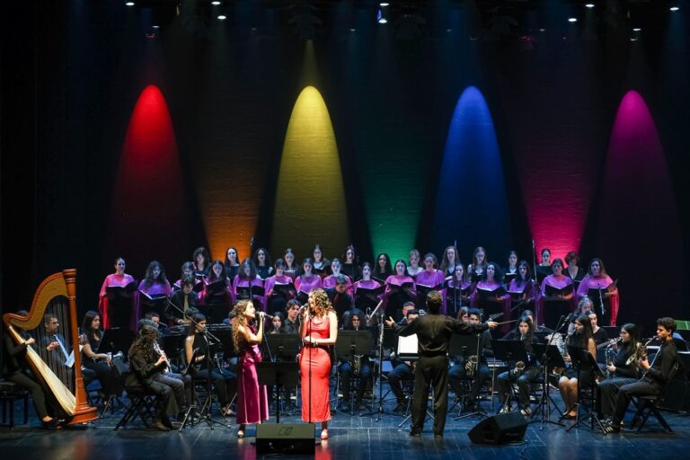 Festival Internacional de Música de Setúbal - Concerto de abertura - “Sem Playback”, pela Orquestra Ligeira do Conservatório Regional de Palmela, com a participação de B-Voice e do Coro Feminino TuttiEncantus