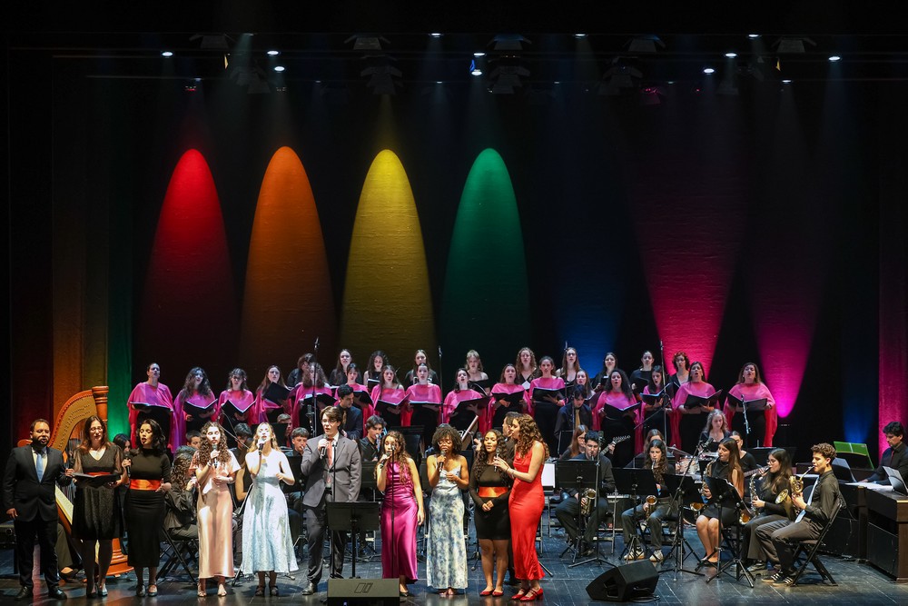 Festival Internacional de Música de Setúbal - Concerto de abertura - “Sem Playback”, pela Orquestra Ligeira do Conservatório Regional de Palmela, com a participação de B-Voice e do Coro Feminino TuttiEncantus