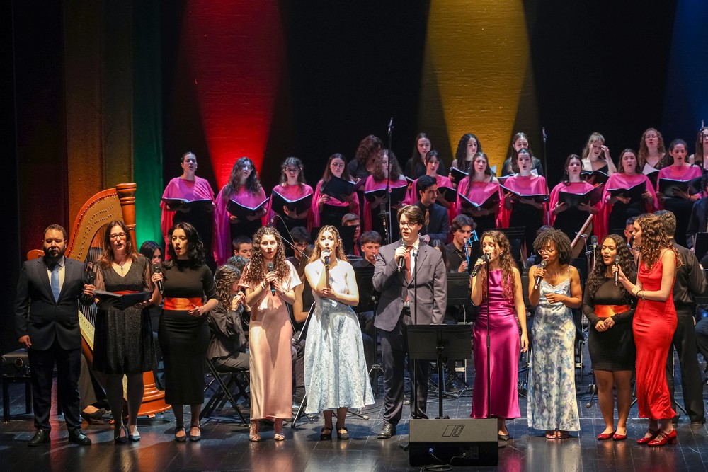 Festival Internacional de Música de Setúbal - Concerto de abertura - “Sem Playback”, pela Orquestra Ligeira do Conservatório Regional de Palmela, com a participação de B-Voice e do Coro Feminino TuttiEncantus