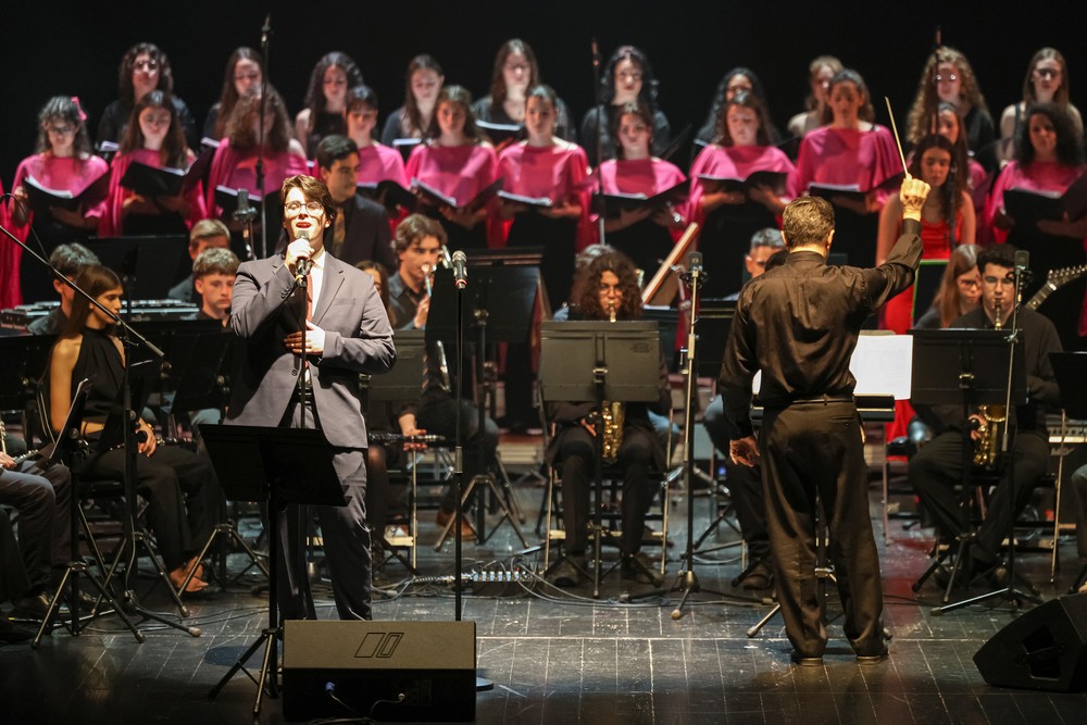 Festival Internacional de Música de Setúbal - Concerto de abertura - “Sem Playback”, pela Orquestra Ligeira do Conservatório Regional de Palmela, com a participação de B-Voice e do Coro Feminino TuttiEncantus