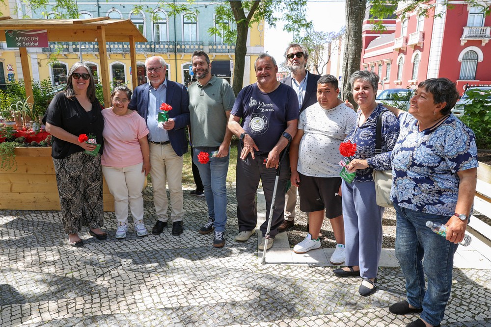 Festa da Flor 2025 - Inauguração - Presidente da Câmara, André Martins, vice-presidente, Carla Guerreiro, vereador Pedro Pina, presidente da União das Freguesias de Setúbal, Fátima Silveirinha, e Ricardo Iria, da Junta de Freguesia de São Sebastião