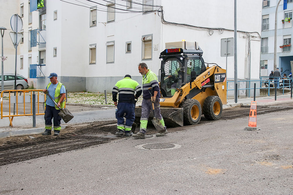 Iniciada a repavimentação da Rua da Camarinha, com a realização de fresagens
