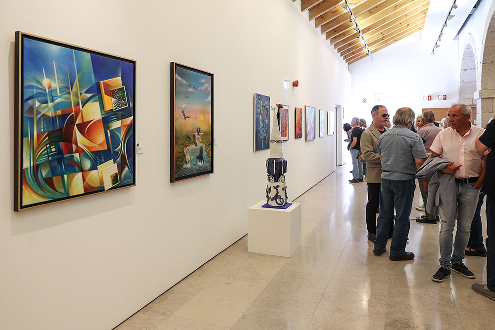 A vida e obra dos escultores Laranjeira Santos e Gracinda Ribeiro de Abreu são evocadas na exposição “A Arte é Longa, a Vida é Breve"