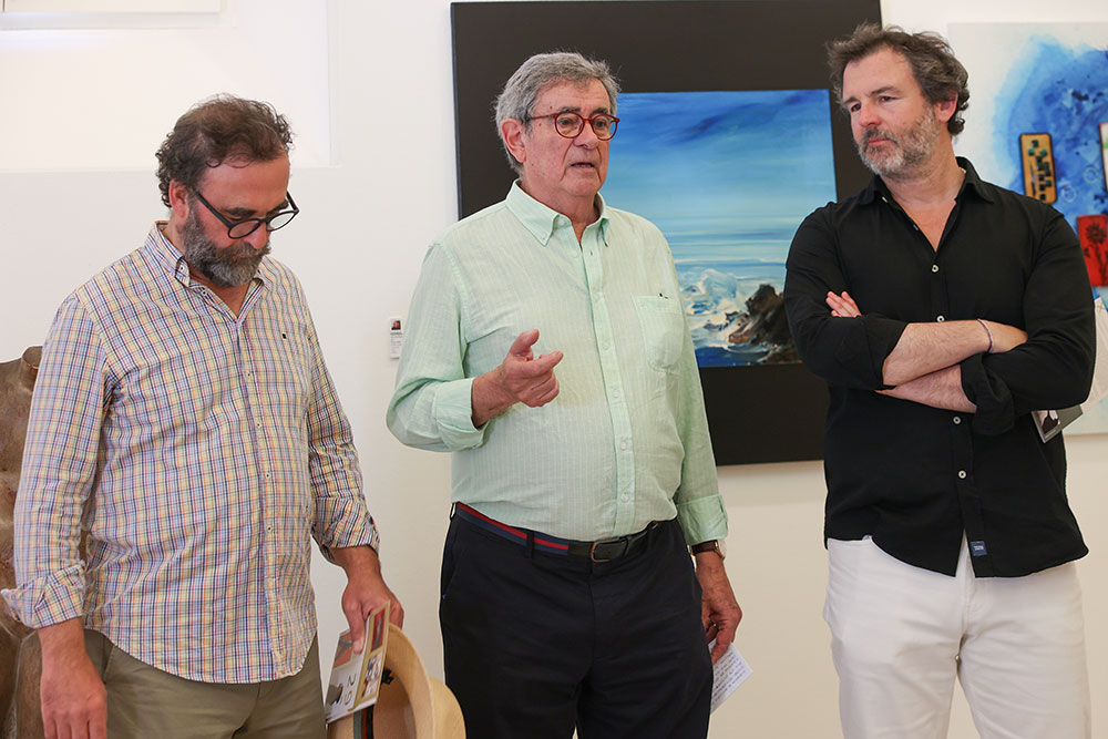 A vida e obra dos escultores Laranjeira Santos e Gracinda Ribeiro de Abreu são evocadas na exposição “A Arte é Longa, a Vida é Breve"