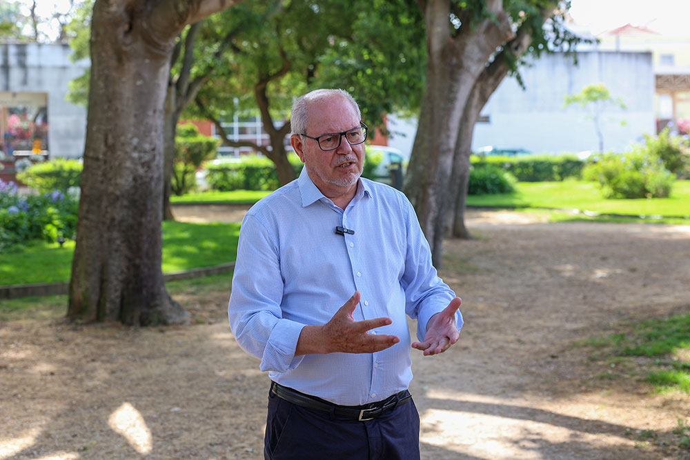 André Martins garante que o corte e limpeza de ervas nos espaços públicos do concelho fica concluído até ao final do mês.