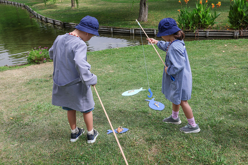 Mais de uma centena de alunos de jardins de infância e escolas básicas de 1.º ciclo do concelho participaram em atividades do “Hora de Brincar”, no Jardim da Algodeia
