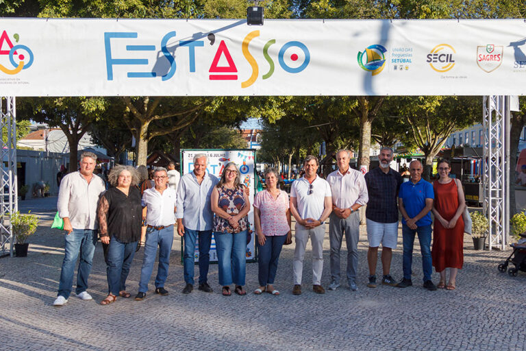 A vice-presidente da Câmara Municipal, a vereadora Rita Carvalho e os presidentes da União das Freguesias de Setúbal, Fátima Silveirinha, e das juntas de freguesia de São Sebastião, Luís Matos, e de Gâmbia-Pontes-Alto da Guerra, Luís Custódio deram as boas-vindas aos participantes do evento