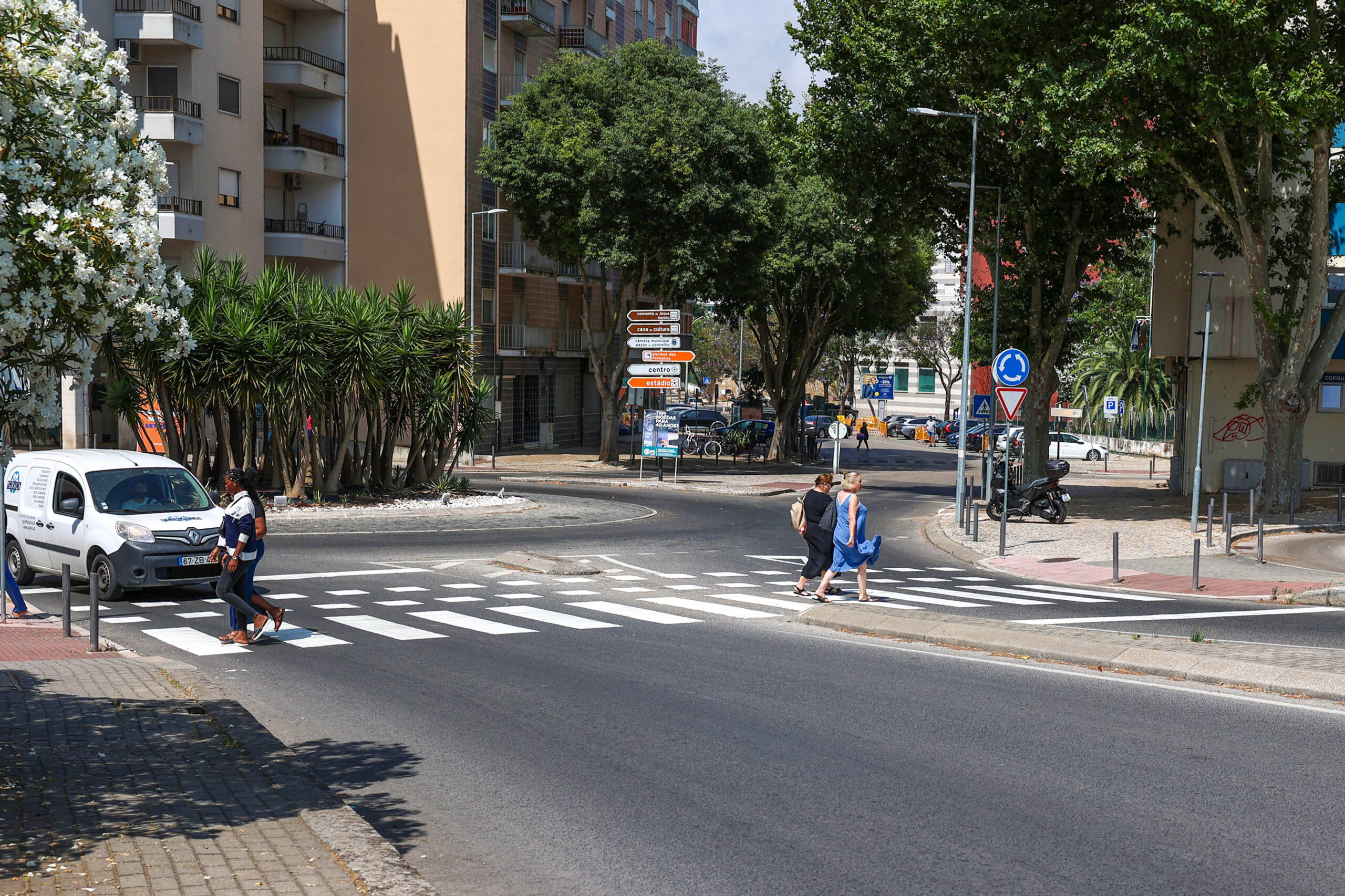 Manutenção de passadeiras e sinalização