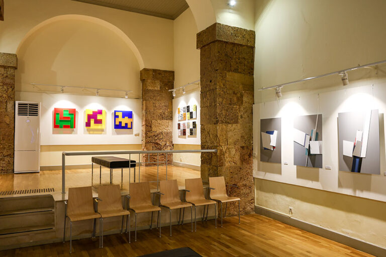 Exposição “No Words, Just Shapes – Sem Palavras, Somente Formas”