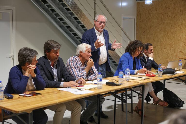 Autarquias reúnem com a população sobre descargas irregulares em Poçoilos