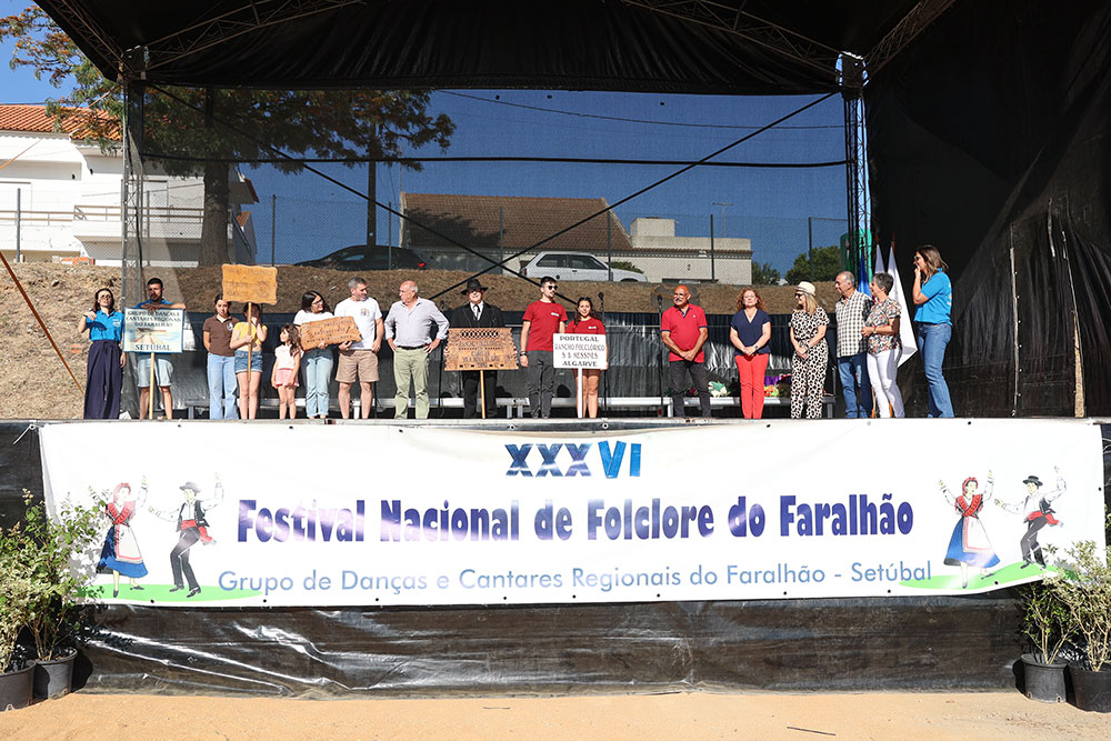 O 36.º Festival Nacional de Folclore do Faralhão celebrou a tradição da dança e cantares populares, num encontro com cinco grupos participantes de vários pontos do país.