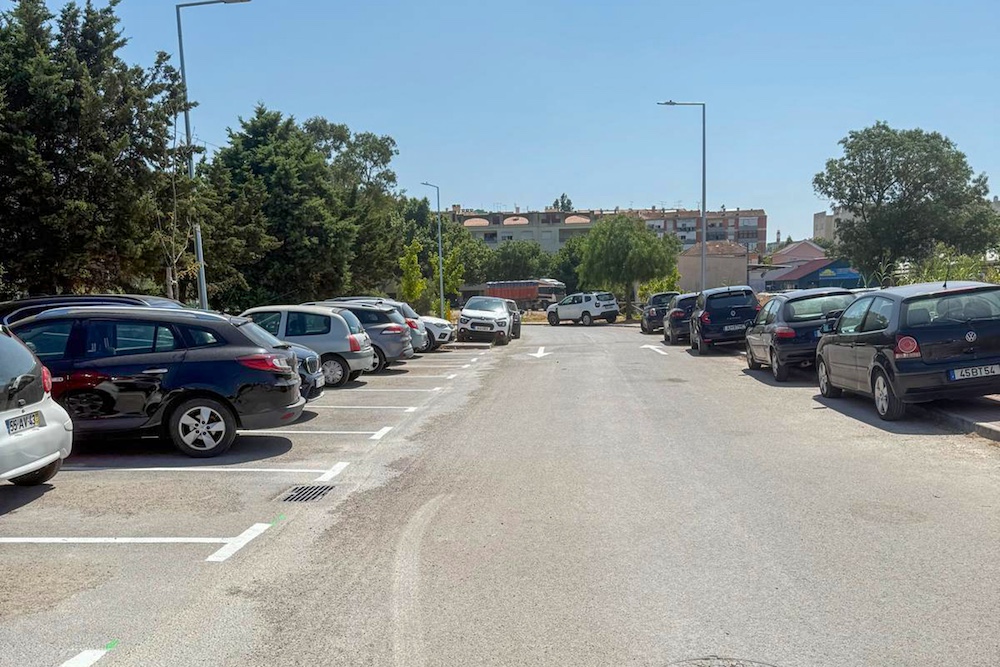 Pinturas reforçam segurança em parque de estacionamento junto do Terminal Rodoviário da Várzea