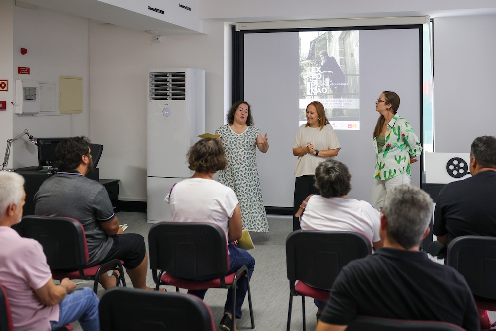 Caricaturas de Manuel Guimarães na Casa das Imagens