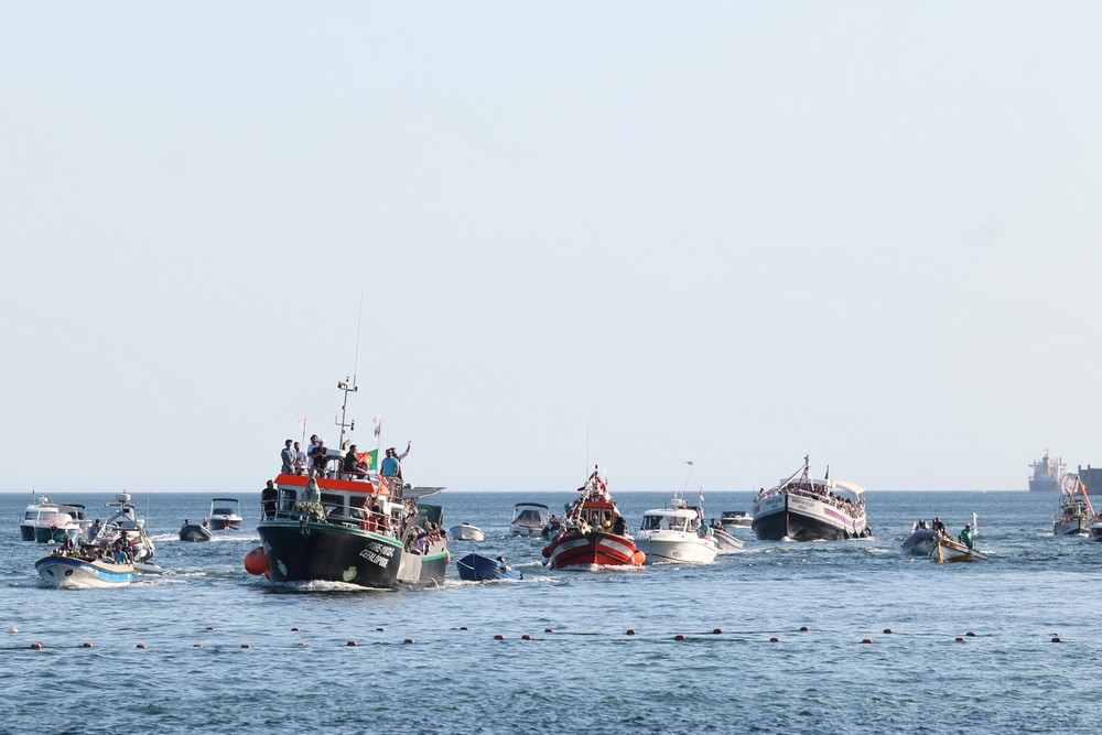 Regresso das embarcações e procissão do Novo Círio de Nossa Senhora da Arrábida