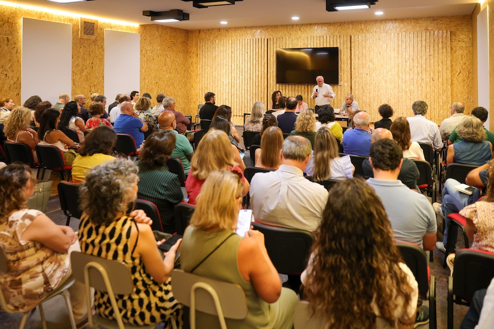 André Martins entregou 22 viaturas e duas máquinas aos serviços operacionais da autarquia