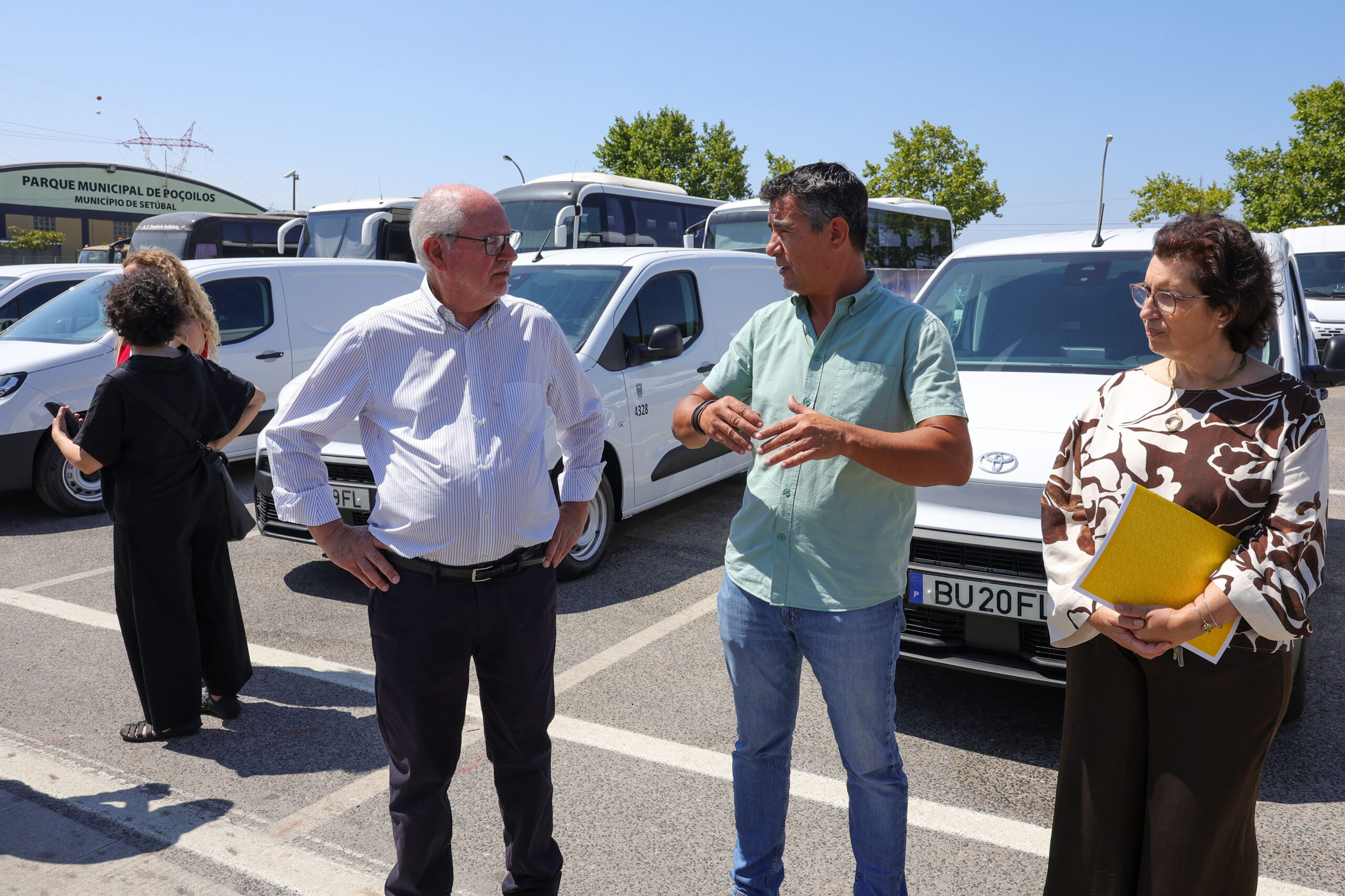 André Martins entregou 22 viaturas e duas máquinas aos serviços operacionais da autarquia