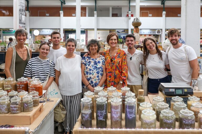 Viagem pelo Clima - visita a negócios sustentáveis