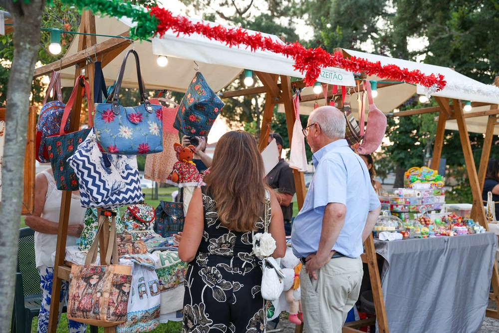 As Festas de São Simão encheram-se de música, comes e bebes e bancas de venda de artesanato