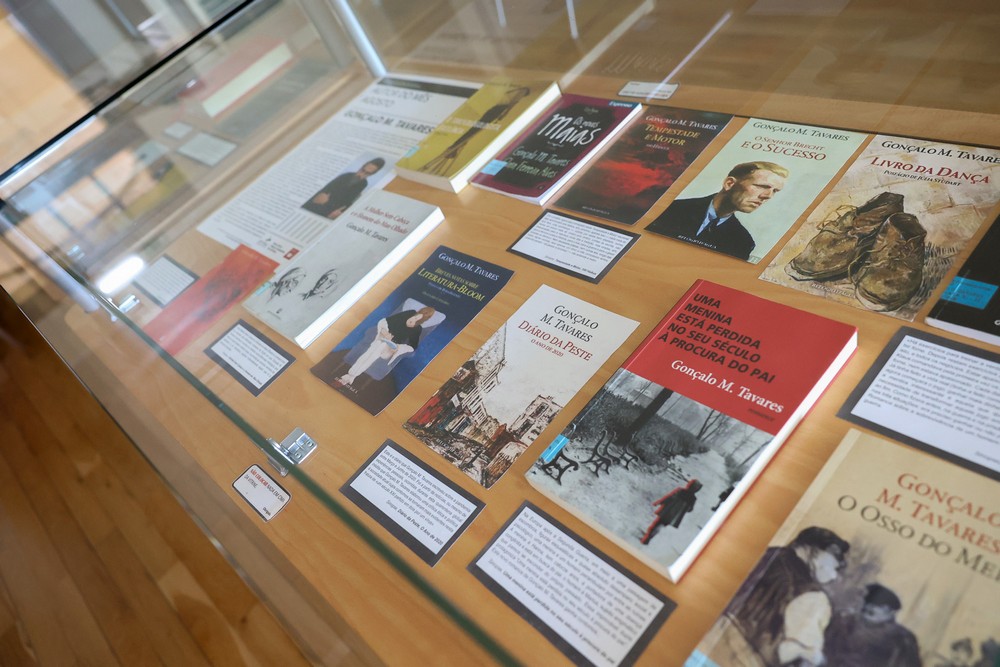 Gonçalo M. Tavares é o autor do mês de agosto