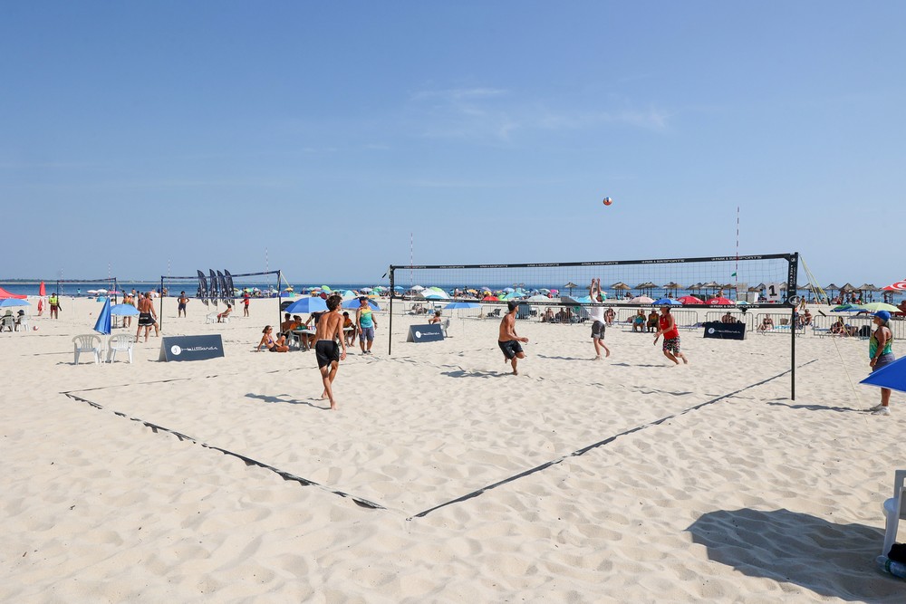 Perto de quatro dezenas de atletas portugueses e estrangeiros participaram no torneio "Helisands League”