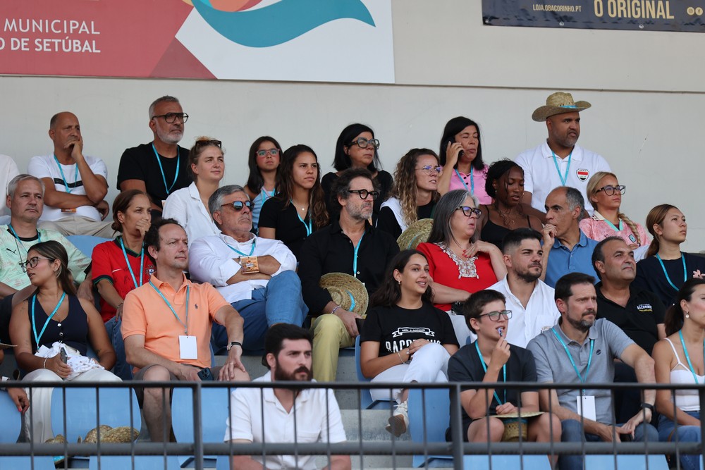 O vereador do Desporto da Câmara Municipal de Setúbal, Pedro Pina, e a presidente da União das Freguesias de Setúbal, Fátima Silveirinha assistiram ao apronto