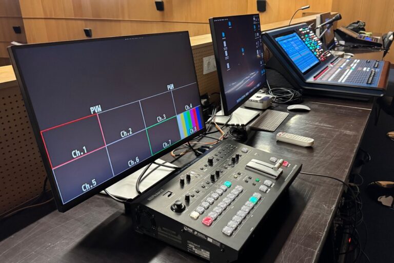 Equipamento de controlo de vídeo 4K e mesa de som sigital