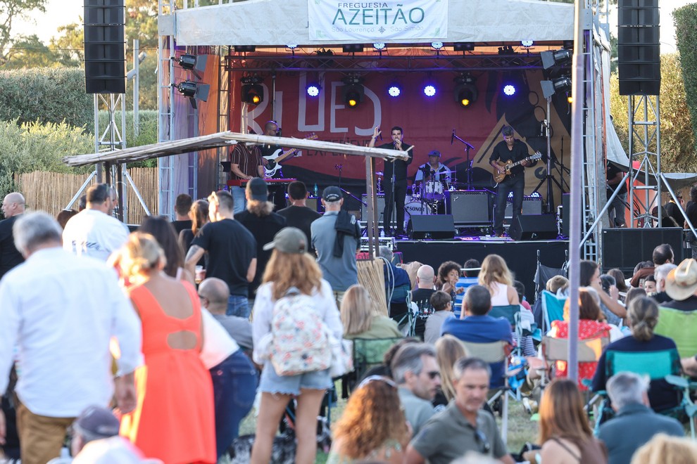 O Azeitão Blues Experience proporcionou concertos gratuitos ao ar livre de bandas nacionais e internacionais e uma mostra de street food
