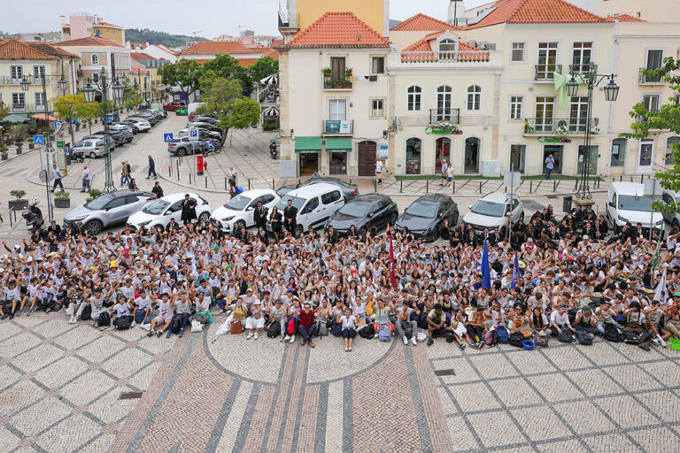 Receção dos novos alunos do Instituto Politécnico de Setúbal defronte dos Paços do Concelho