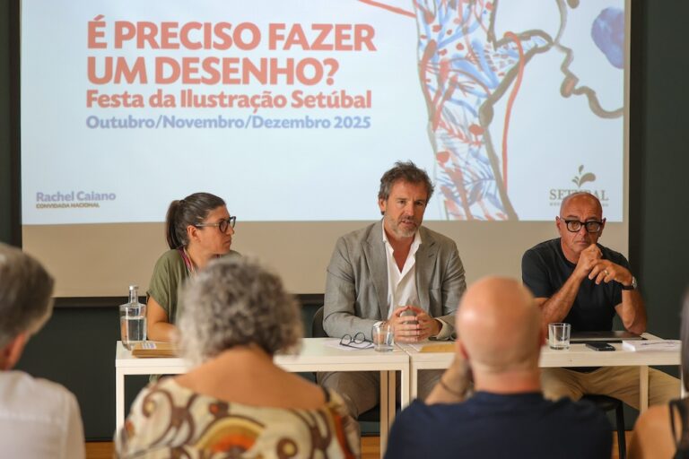 As exposições da 11.ª Festa da Ilustração têm lugar, entre outros, na Casa da Cultura, Casa Bocage, Museu do Trabalho Michel Giacometti e Galeria Municipal do 11