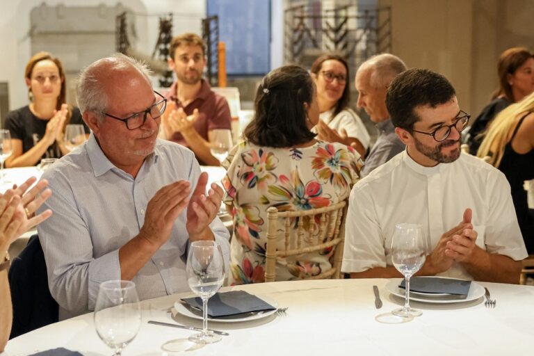 Na homenagem estiveram André Martins, Carla Guerreiro, Rita Carvalho, Pedro Pina, Luís Matos, Luís Custódio, Marlene Cateano e Fátima Silveirinha, bem como o capitão do porto de Setúbal, Marco Serrano Augusto